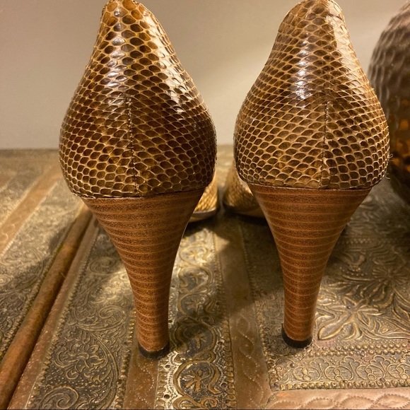 Gucci snakeskin (?) open toe heals size 8.5 - Picture 4 of 10